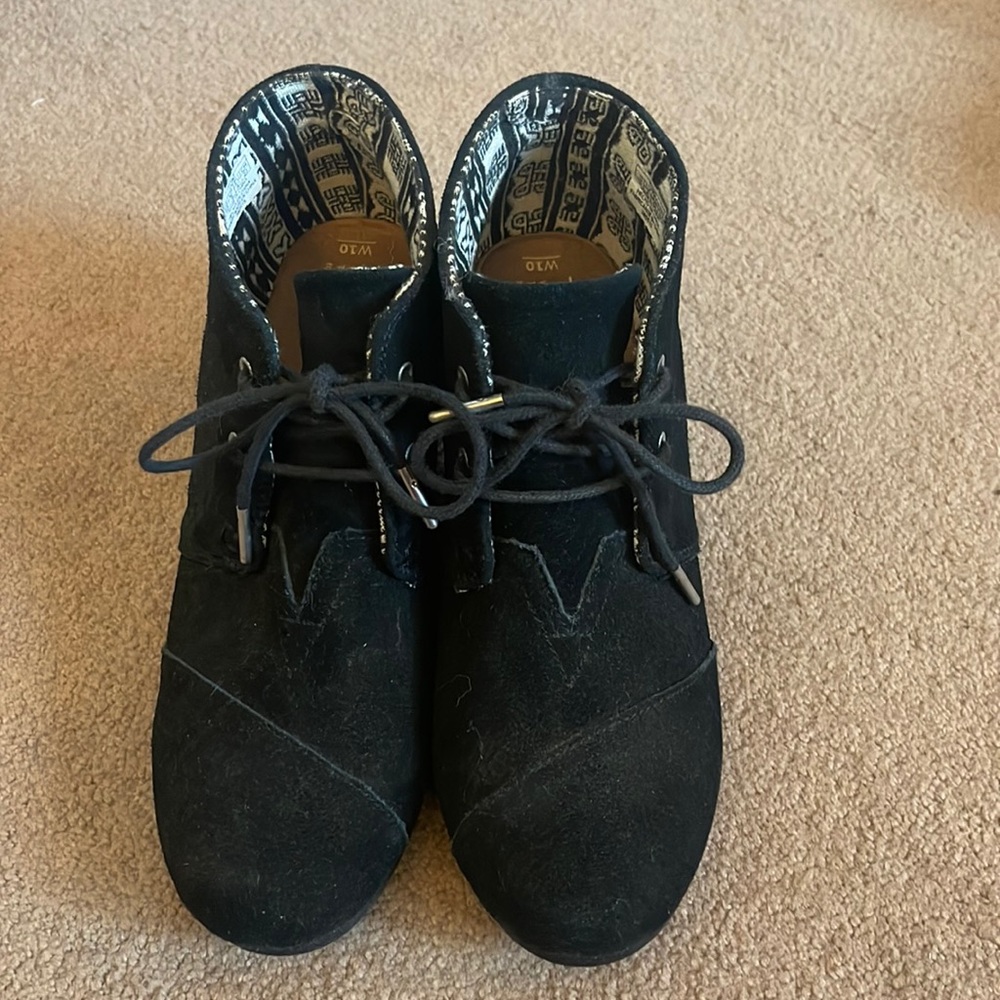TOMS lace up heel bootie women’s size 10